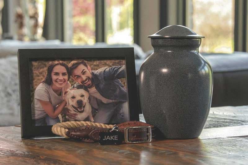 Urn and memorial keepsake options
